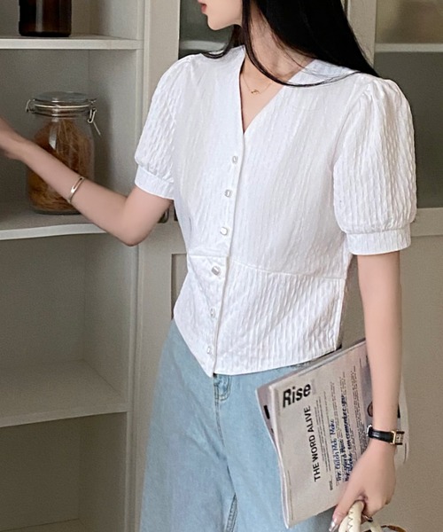 Achic(アシック)の「Vネッククロップドパフ半袖Tシャツ(シャツ/ブラウス・レディース・ピンク/グリーン/ブラック/ブラウン系その他/アイボリー/ホワイト・M)」の10枚目の写真