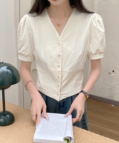 Achic(アシック)の「Vネッククロップドパフ半袖Tシャツ(シャツ/ブラウス・レディース・ピンク/グリーン/ブラック/ブラウン系その他/アイボリー/ホワイト・M)」の20枚目の写真