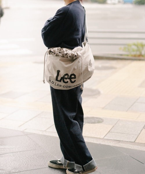 Lee（リー）の「Lee/リー BIG　ナナメプリント　ドローストリング　ショルダー（ショルダーバッグ・レディース・ブラック/ホワイト×シルバー/グレー/ホワイト・FREE）」の4枚目の写真