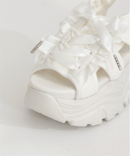 axes femme POETIQUE(アクシーズファムポエティック)の「レースアップスポサン(サンダル・レディース・ホワイト/ブラック・MEDIUM/LARGE)」の5枚目の写真