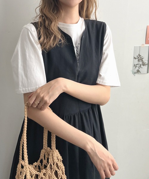 Futier land(フューティアランド)の「リネンVネックロングワンピース(ワンピース・レディース・ブラック/ライトブラウン/オートミール/ネイビー・FREE)」の6枚目の写真