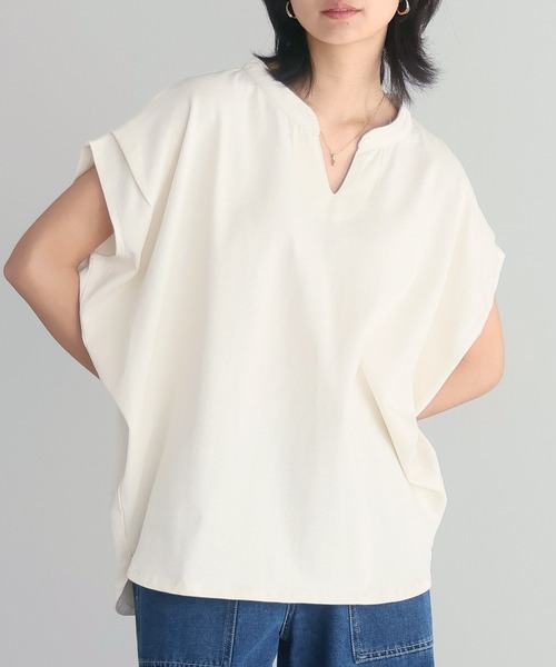 itto...(イット)の「綿100%キーネックドルマンTシャツ(Tシャツ/カットソー・レディース・アイボリー/ブラック/チャコール/グレイッシュベージュ/グリーン・M)」の1枚目の写真