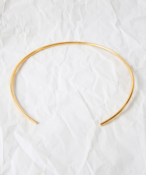 TUWAKRIM(トゥワクリム)の「【TUWAKRIM】チューブチョーカー(チョーカー・レディース・ゴールド・MEDIUM)」の4枚目の写真