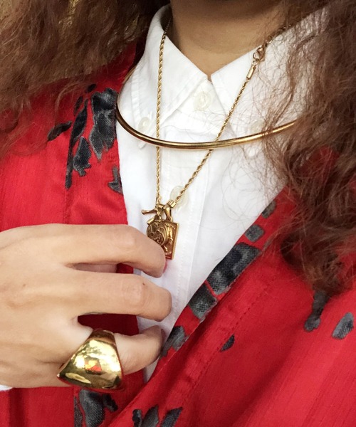 TUWAKRIM(トゥワクリム)の「【TUWAKRIM】チューブチョーカー(チョーカー・レディース・ゴールド・MEDIUM)」の7枚目の写真