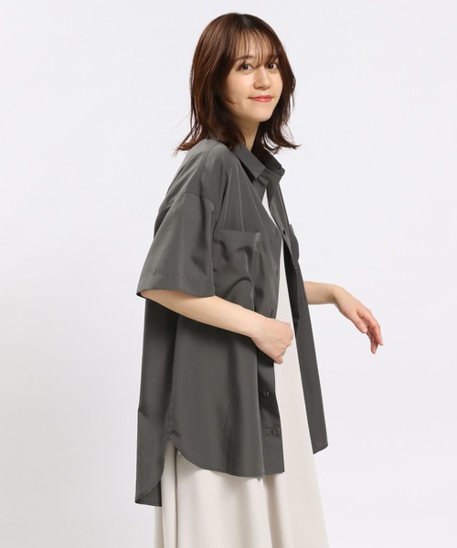 GLOBAL WORK Smile Seed Store（グローバルワーク スマイルシードストア）の「軽やかシャツ半袖/977026（シャツ/ブラウス・レディース・ブラック/ベージュ/チェック/チャコール・LARGE/MEDIUM/SMALL/X-LARGE）」の3枚目の写真