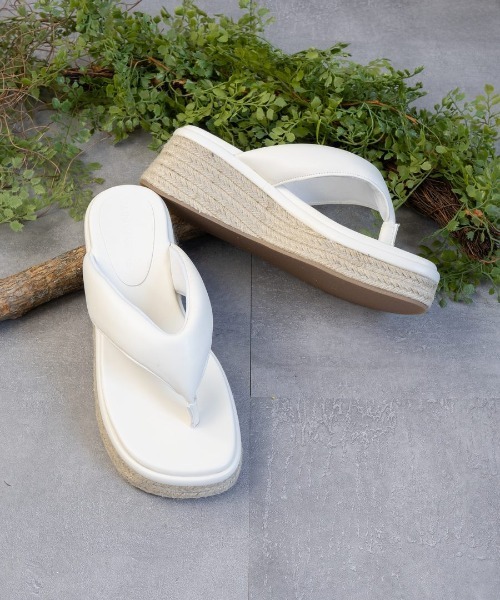 Fabby fabby(ファビィーファビィー)の「厚底ジュートトングサンダル(サンダル・レディース・ブラック/オフホワイト/ベージュ・SMALL/MEDIUM/LARGE)」の2枚目の写真