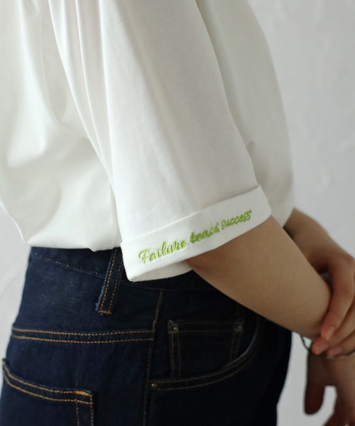 Bonjour Sagan(ボンジュールサガン)の「ロールアップスリーブレタリングロゴ刺繍Tシャツ(Tシャツ/カットソー・レディース・ブラック×ホワイト/ホワイト×ブラック/ホワイト×グリーン/ホワイト×ピンク・FREE)」の19枚目の写真