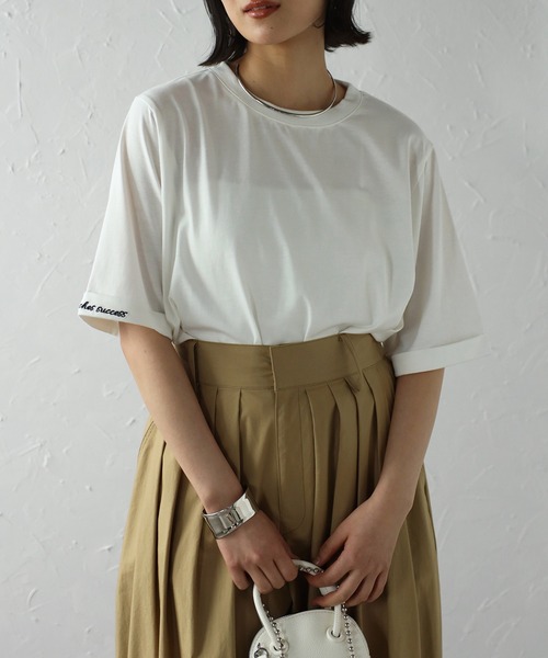 Bonjour Sagan(ボンジュールサガン)の「ロールアップスリーブレタリングロゴ刺繍Tシャツ(Tシャツ/カットソー・レディース・ブラック×ホワイト/ホワイト×ブラック/ホワイト×グリーン/ホワイト×ピンク・FREE)」の21枚目の写真