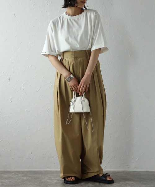 Bonjour Sagan(ボンジュールサガン)の「ロールアップスリーブレタリングロゴ刺繍Tシャツ(Tシャツ/カットソー・レディース・ブラック×ホワイト/ホワイト×ブラック/ホワイト×グリーン/ホワイト×ピンク・FREE)」の22枚目の写真