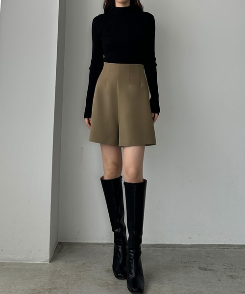 Louere(ルエレ)の「ハイウエストショートパンツ(その他パンツ・レディース・ブラック/アイボリー/ダークベージュ・SMALL/MEDIUM/LARGE/X-LARGE)」の14枚目の写真