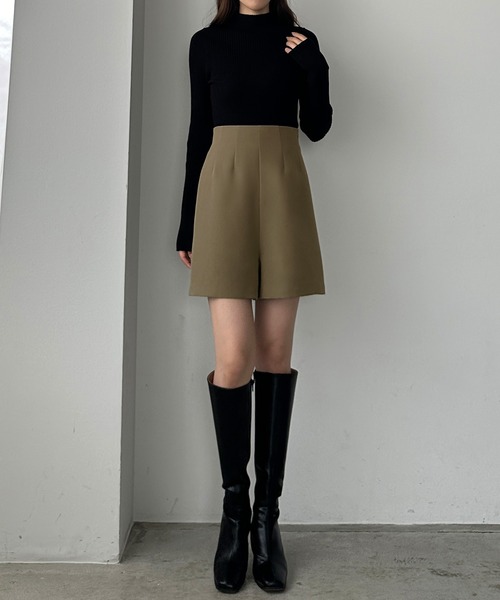 Louere(ルエレ)の「ハイウエストショートパンツ(その他パンツ・レディース・ブラック/アイボリー/ダークベージュ・SMALL/MEDIUM/LARGE/X-LARGE)」の17枚目の写真