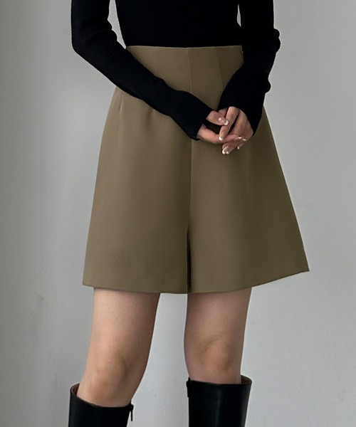 Louere(ルエレ)の「ハイウエストショートパンツ(その他パンツ・レディース・ブラック/アイボリー/ダークベージュ・SMALL/MEDIUM/LARGE/X-LARGE)」の18枚目の写真