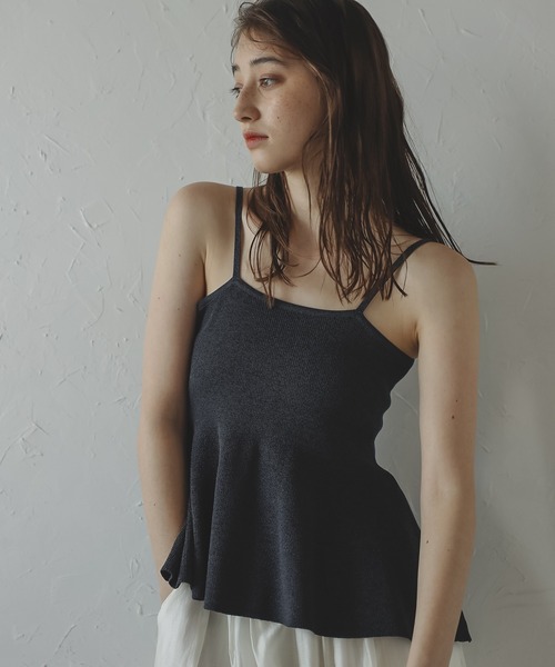 MINERTE(ミネルテ)の「【MINERTE】peplum knit camisole / ペプラムラメニットキャミソール(キャミソール・レディース・ライトベージュ/チャコールグレー・FREE)」の10枚目の写真