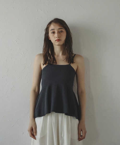 MINERTE(ミネルテ)の「【MINERTE】peplum knit camisole / ペプラムラメニットキャミソール(キャミソール・レディース・ライトベージュ/チャコールグレー・FREE)」の12枚目の写真