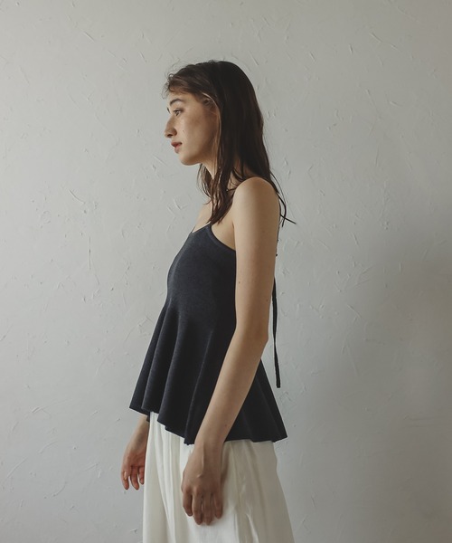 MINERTE(ミネルテ)の「【MINERTE】peplum knit camisole / ペプラムラメニットキャミソール(キャミソール・レディース・ライトベージュ/チャコールグレー・FREE)」の13枚目の写真