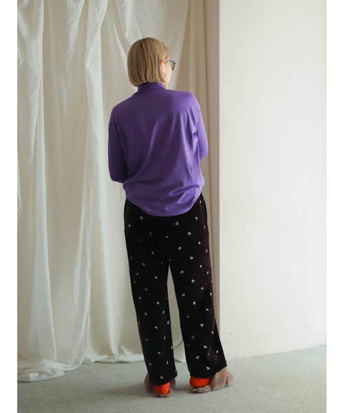 FIL DE FER（フィルデフェール）の「ベロア刺繍 イージーパンツ