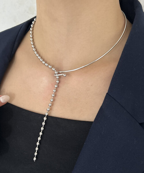 Thevon（ゼボン）の「【heilly/ヘイリー】変形Y字チョーカー（ネックレス・レディース・シルバー/ゴールド/ピンクゴールド/ライトグレー/グレー/イエロー・FREE）」の5枚目の写真