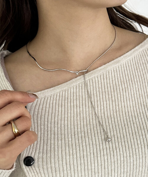 Thevon（ゼボン）の「【heilly/ヘイリー】変形Y字チョーカー（ネックレス・レディース・シルバー/ゴールド/ピンクゴールド/ライトグレー/グレー/イエロー・FREE）」の7枚目の写真