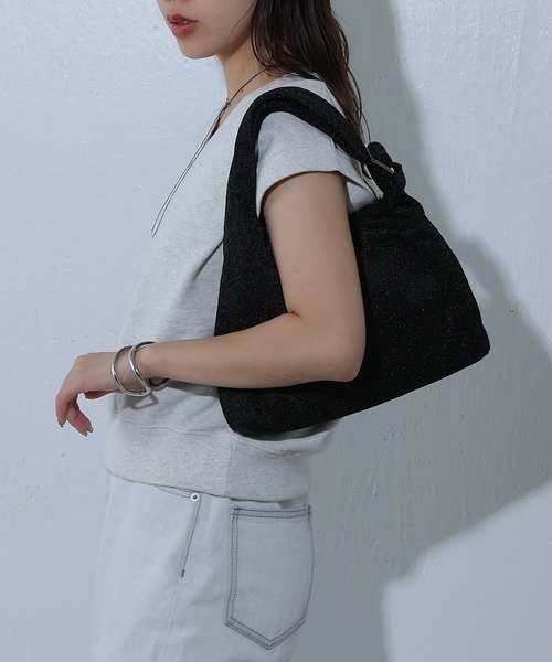 COLONY 2139（コロニートゥーワンスリーナイン）の「グリッターラメハンドルバッグ（ハンドバッグ・レディース・ブラック/ブルー/シルバー・FREE）」の17枚目の写真