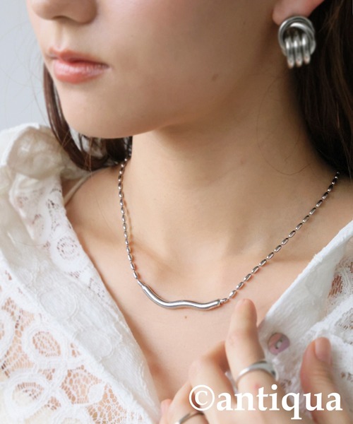 antiqua（アンティカ）の「ラインネックレス（ネックレス・レディース・ゴールド/シルバー・FREE）」の3枚目の写真