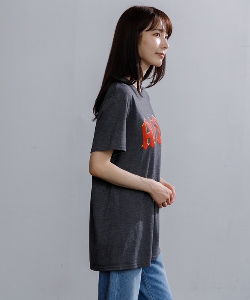 AMERICAN RAG CIE(アメリカンラグシー)の「【MEN , WOMEN】US PRINT TEE AC/DC TEE(Tシャツ/カットソー・メンズ・チャコール・L/XL)」の9枚目の写真