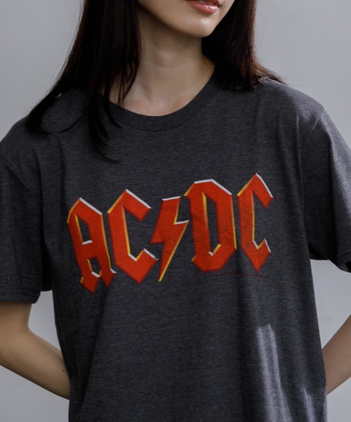 AMERICAN RAG CIE(アメリカンラグシー)の「【MEN , WOMEN】US PRINT TEE AC/DC TEE(Tシャツ/カットソー・メンズ・チャコール・L/XL)」の6枚目の写真