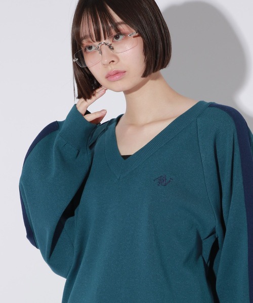 Anui(アニュイ)の「【UNISEX】ラインスリーブVネックニット(ニット/セーター・レディース・ブラック/アイボリー/ターコイズブルー・MEDIUM)」の6枚目の写真