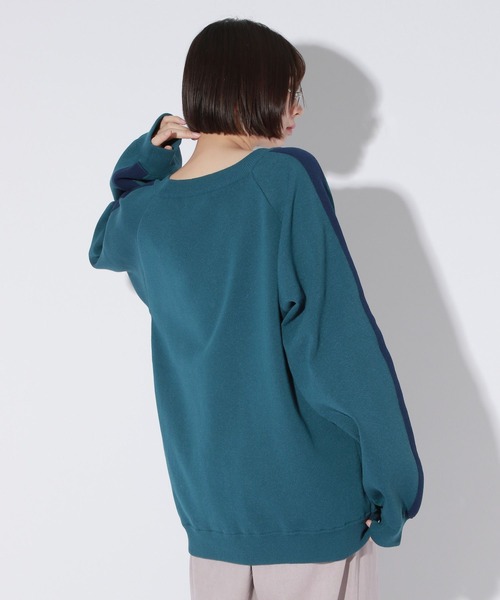 Anui(アニュイ)の「【UNISEX】ラインスリーブVネックニット(ニット/セーター・レディース・ブラック/アイボリー/ターコイズブルー・MEDIUM)」の9枚目の写真