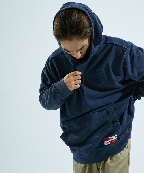 NIKE(ナイキ)の「【NIKE / ナイキ】PSG M NSW CLUB HOODIE PO FT GX FQ3005- 657(パーカー・メンズ・レッド/ネイビー・MEDIUM/LARGE/X-LARGE)」の11枚目の写真