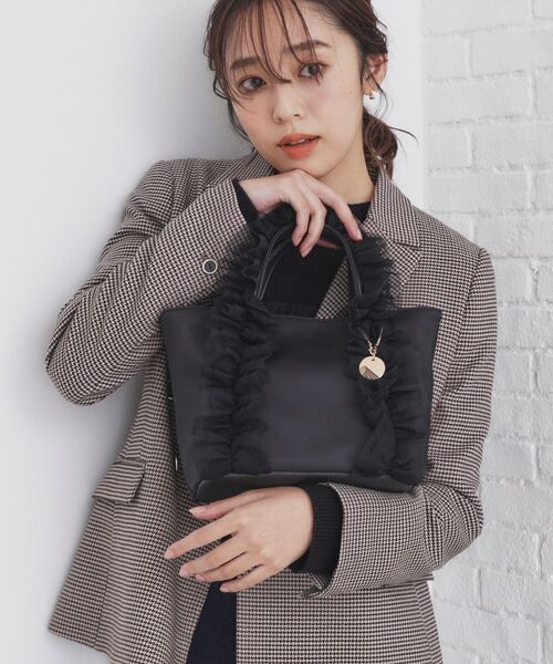 index（インデックス）の「2WAYフリルショルダーバッグ（ショルダーバッグ・レディース・ブラック/ベージュ系その他7/チャコールグレー・00）」の2枚目の写真