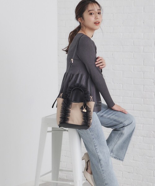 index（インデックス）の「2WAYフリルショルダーバッグ（ショルダーバッグ・レディース・ブラック/ベージュ系その他7/チャコールグレー・00）」の9枚目の写真