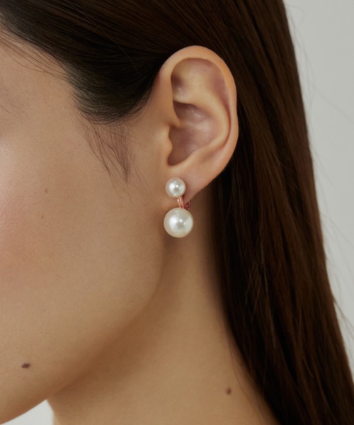 ciite'（シーテ）の「2連パールイヤリング  (両耳用)（イヤリング・レディース・ホワイト/ホワイト系その他/ホワイト系その他2・FREE）」の3枚目の写真