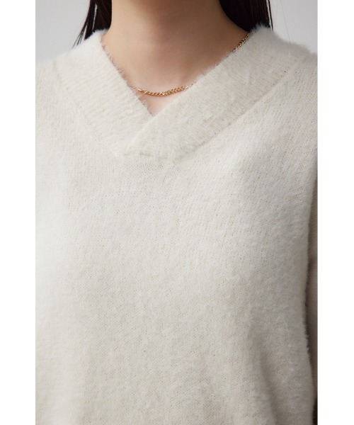 AZUL by moussy(アズールバイマウジー)の「2WAYモヘヤライクVネックニットトップス(ニット/セーター・レディース・アイボリー/ブラック/ライトグレー/ダークブルー・FREE)」の11枚目の写真
