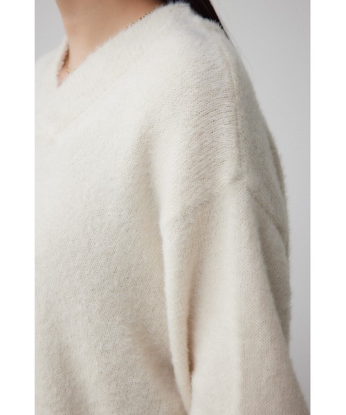 AZUL by moussy(アズールバイマウジー)の「2WAYモヘヤライクVネックニットトップス(ニット/セーター・レディース・アイボリー/ブラック/ライトグレー/ダークブルー・FREE)」の12枚目の写真