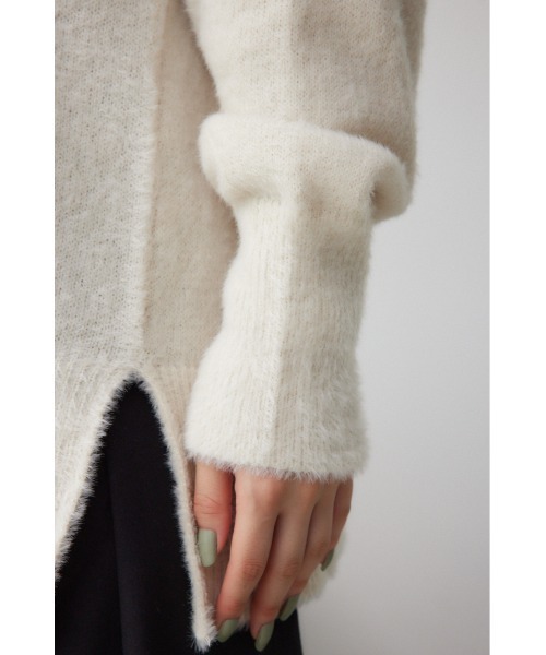 AZUL by moussy(アズールバイマウジー)の「2WAYモヘヤライクVネックニットトップス(ニット/セーター・レディース・アイボリー/ブラック/ライトグレー/ダークブルー・FREE)」の13枚目の写真
