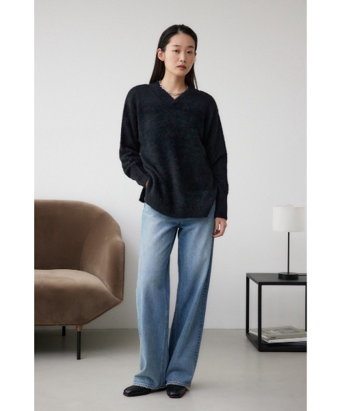 AZUL by moussy(アズールバイマウジー)の「2WAYモヘヤライクVネックニットトップス(ニット/セーター・レディース・アイボリー/ブラック/ライトグレー/ダークブルー・FREE)」の20枚目の写真