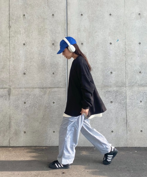 ISOOK(アイスー)の「カットオフルーズスウェット (kiharu select) / オーバーサイズ ビッグサイズ シンプルトップス スウェットプルオーバー(スウェット・レディース・ブラック/ライトグレー・FREE)」の6枚目の写真