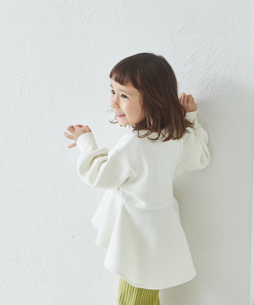 pairmanon（ペアマノン）の「【リンクコーデ】裏起毛 ペプラム プルオーバー（スウェット・キッズ・アイボリー/ベージュ/ブラック・150/140/120/100/130/110/90）」の4枚目の写真