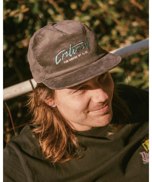 TCSS（ティーシーエスエス）の「CAP/Critical Slide(クリティカルスライド)TCSSパステルカラーロゴ刺繍コーデュロイ素材キャップ（キャップ・メンズ・チェリーレッド/ブラック・FREE）」の3枚目の写真