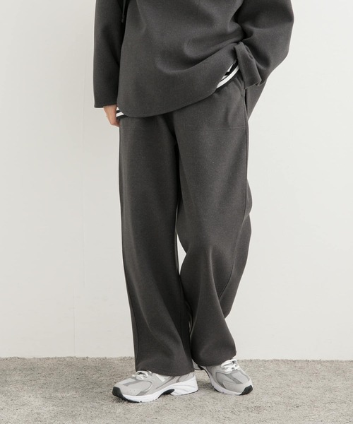 URBAN RESEARCH DOORS（アーバンリサーチドアーズ）の「『UR TECH』ニットメルトンパンツ（その他パンツ・レディース・チャコールグレー/アイボリー・MEDIUM）」の22枚目の写真