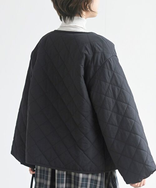 rps（アールピーエス）の「ボリュームスリーブ裏ボアキルトジャケット（ダウンジャケット/コート・レディース・アイボリー/ブラック/カーキ・フリー）」の10枚目の写真