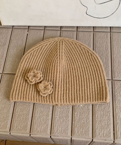 Vipoa（ヴィポア）の「flower knit beanie（ニットキャップ/ビーニー・レディース・グレー/レッド/ピンク/ベージュ/ブラック/アイボリー/ライム・FREE）」の5枚目の写真