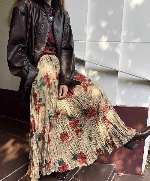 deux amour(ドゥーザムール)の「花柄シワ加工プリーツ楊柳ロングスカート(スカート・レディース・ベージュ/ブラウン・FREE)」の5枚目の写真