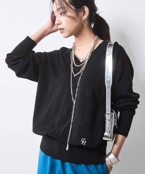 CHIC STYLE（シックスタイル）の「Vネックニットプルオーバー ＜大きいサイズ有＞シックスタイル（ニット/セーター・レディース・ベージュ/ブラック/グレー・M/L/LL/3L/4L/5L）」の2枚目の写真