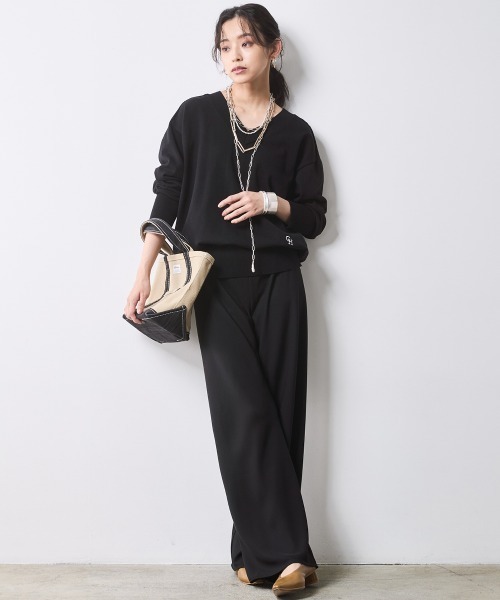 CHIC STYLE（シックスタイル）の「Vネックニットプルオーバー ＜大きいサイズ有＞シックスタイル（ニット/セーター・レディース・ベージュ/ブラック/グレー・M/L/LL/3L/4L/5L）」の10枚目の写真