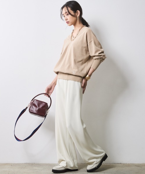 CHIC STYLE（シックスタイル）の「Vネックニットプルオーバー ＜大きいサイズ有＞シックスタイル（ニット/セーター・レディース・ベージュ/ブラック/グレー・M/L/LL/3L/4L/5L）」の14枚目の写真