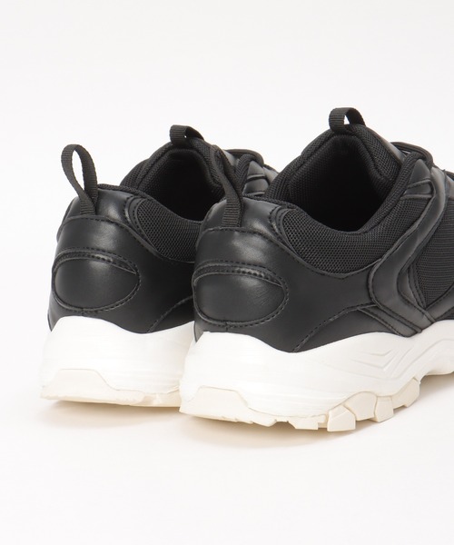 ikka(イッカ)の「【雑誌InRed4月号掲載】ダッドスニーカー(スニーカー・レディース・ブラック/ホワイト・L/M)」の6枚目の写真