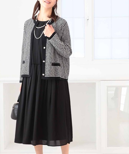 fleur by mint breeze(フルールバイミントブリーズ)の「【L~5L 大きいサイズ】ジョーゼットタックギャザーワンピース オケージョン セレモニー対応(ワンピース・レディース・ネイビー/ブラック・L/LL/5L/4L/3L)」の5枚目の写真