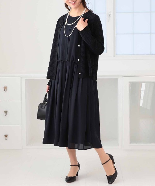 fleur by mint breeze(フルールバイミントブリーズ)の「【L~5L 大きいサイズ】ジョーゼットタックギャザーワンピース オケージョン セレモニー対応(ワンピース・レディース・ネイビー/ブラック・L/LL/5L/4L/3L)」の9枚目の写真