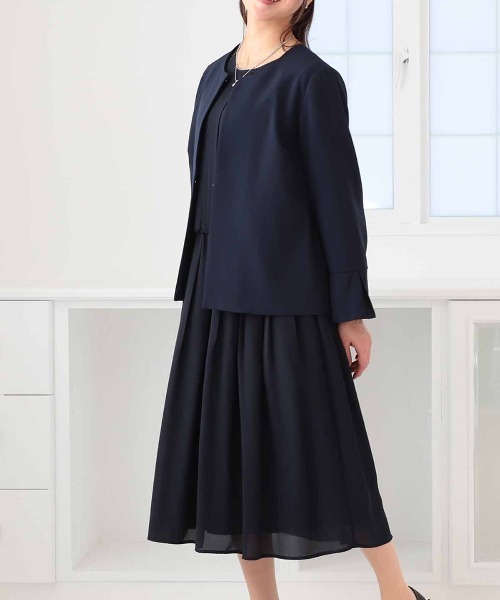 fleur by mint breeze(フルールバイミントブリーズ)の「【L~5L 大きいサイズ】ジョーゼットタックギャザーワンピース オケージョン セレモニー対応(ワンピース・レディース・ネイビー/ブラック・L/LL/5L/4L/3L)」の10枚目の写真